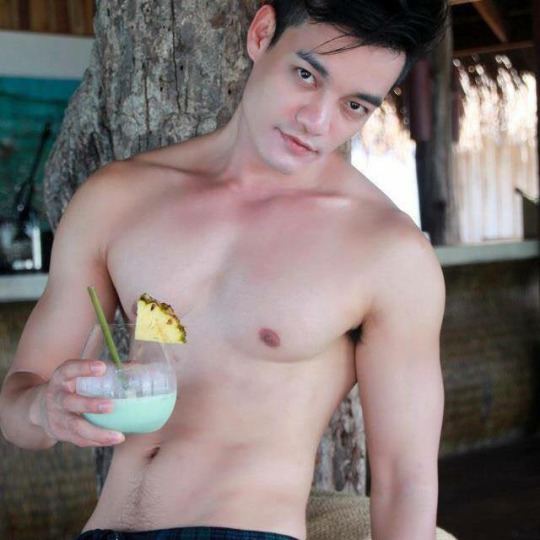 ฟินตาแตก แหกดูผู้ชาย