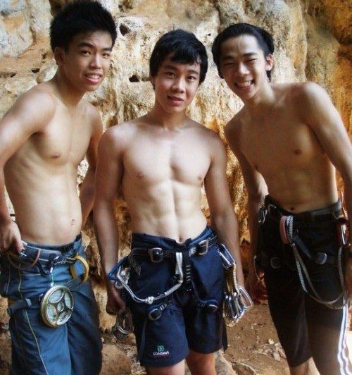 ฟินตาแตก แหกดูผู้ชาย