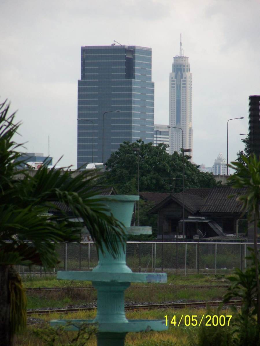 ด้านนอก ชุมทางบางซื่อ