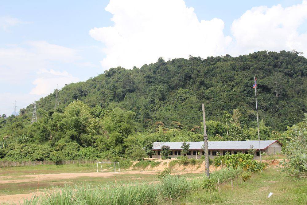 โรงเรียนน่าอยู่ คุณครูใจดี โรงเรียนมัธยมกาสี เมืองกาสี แขวงเวียงจันทร์ สปป ลาว