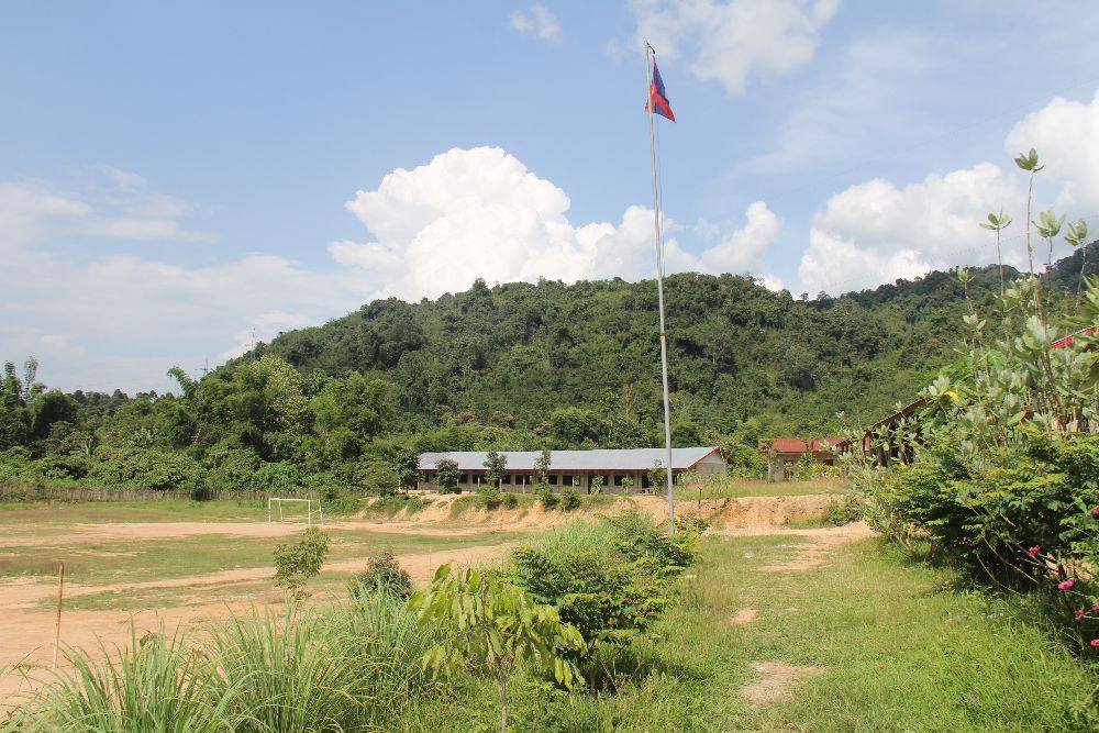 โรงเรียนน่าอยู่ คุณครูใจดี โรงเรียนมัธยมกาสี เมืองกาสี แขวงเวียงจันทร์ สปป ลาว
