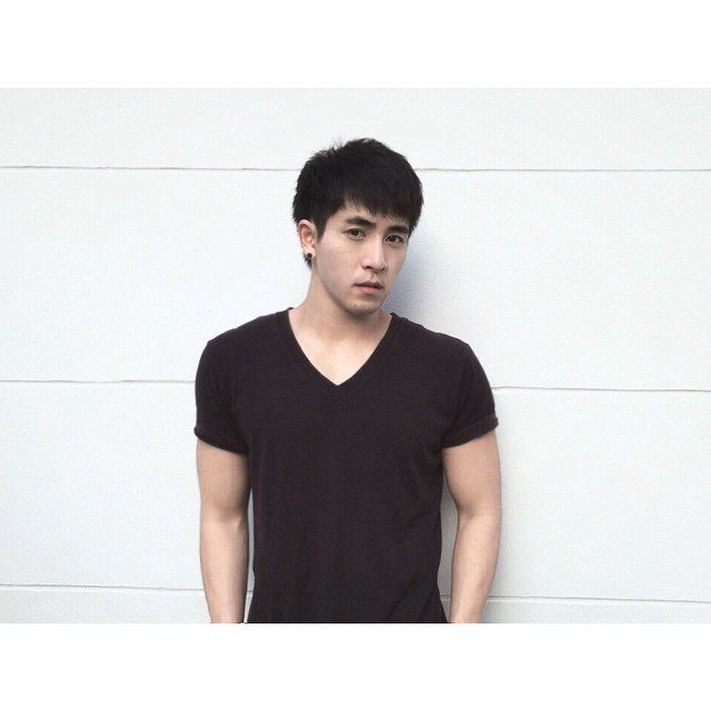 รักเขา และเขา 1,096