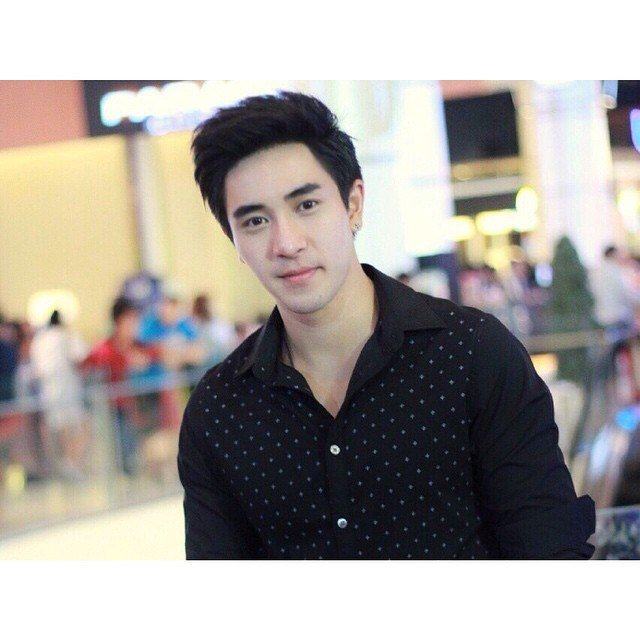 รักเขา และเขา 1,096