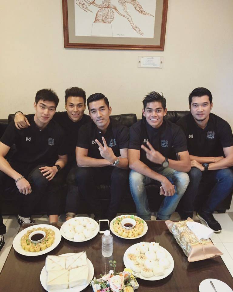 ตี๋ บุญยเกียรติ หล่อมากข่ะคุณค๋าาาาาาาาาาาาาาา 1,101