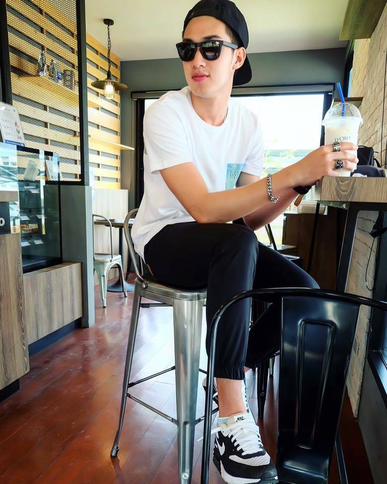 ตี๋ บุญยเกียรติ  มีคุณสมบัติเป็นสามีที่ดีมากข่ะคุณค๋าาาาาาาาาาาาาาา  1,103