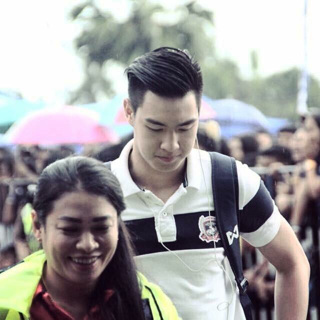 ตี๋ บุญยเกียรติ  มีวาร์ปข่ะคุณค๋าาาาาาาาาาาาาาา  1,105