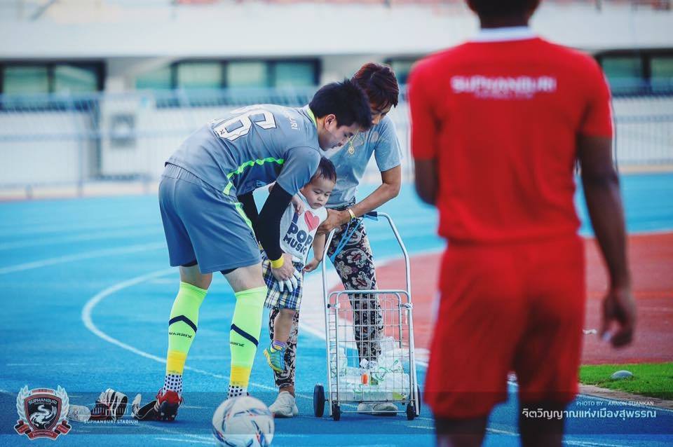 ตี๋ บุญยเกียรติ  มีวาร์ปข่ะคุณค๋าาาาาาาาาาาาาาา  1,105