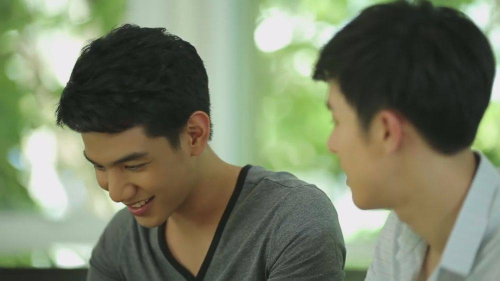 หลงฮักคนนี้น่าฮักหุ่นดีแท้ๆๆอยากเห็นฉากถอดเสื้อหลาย เขาชื่อหยังเนาะใผมี FB,IG ขอแด่ #ซีรีส์รุ่นพี่ Secret Love - Bake Me Love#