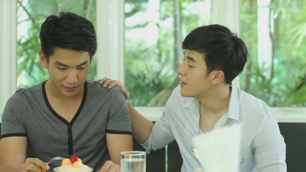 หลงฮักคนนี้น่าฮักหุ่นดีแท้ๆๆอยากเห็นฉากถอดเสื้อหลาย เขาชื่อหยังเนาะใผมี FB,IG ขอแด่ #ซีรีส์รุ่นพี่ Secret Love - Bake Me Love#