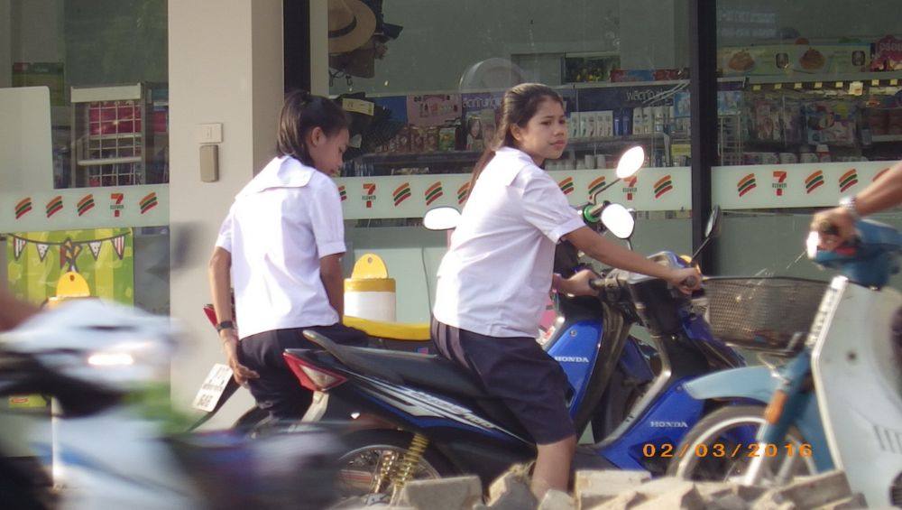 เพื่อน หน้าเซเว่น