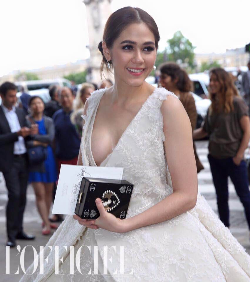 อึ๋มกระแทกตา! ชมพู่ อารยา สวยเจิดร่วมชมแฟชั่นโชว์ระดับโลก....