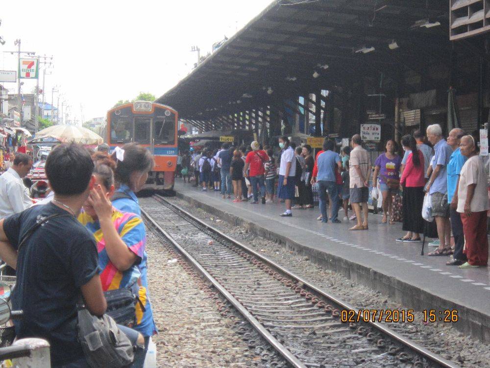 สถานีรถไฟวงเวียนใหญ่ ต้นทางทางรถไฟสายมหาชัย