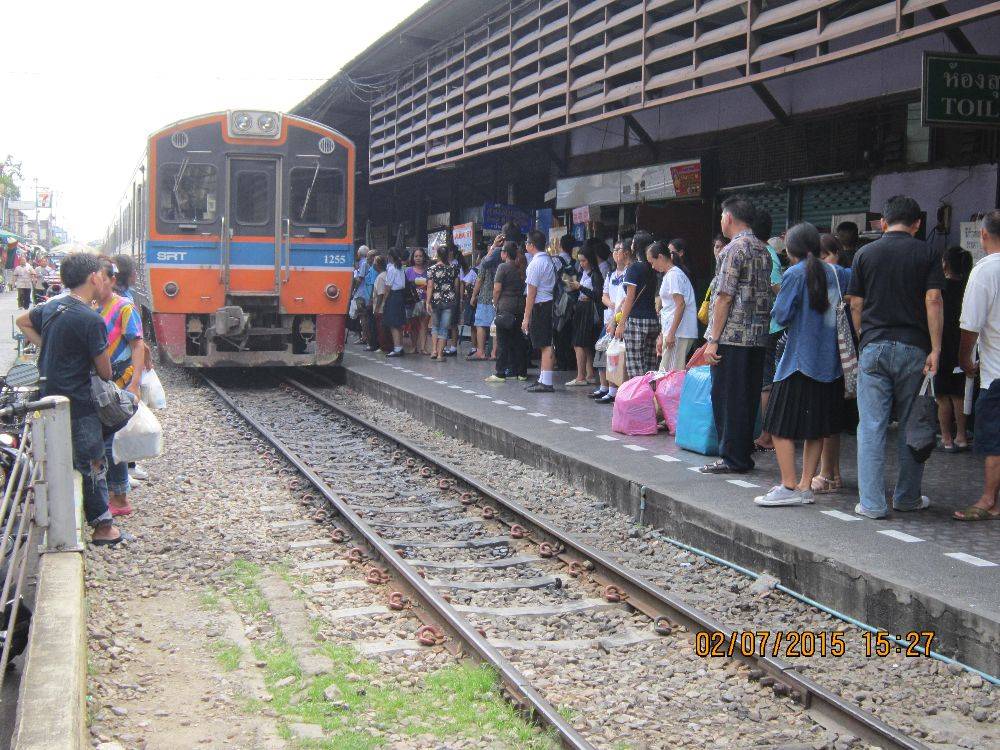 สถานีรถไฟวงเวียนใหญ่ ต้นทางทางรถไฟสายมหาชัย