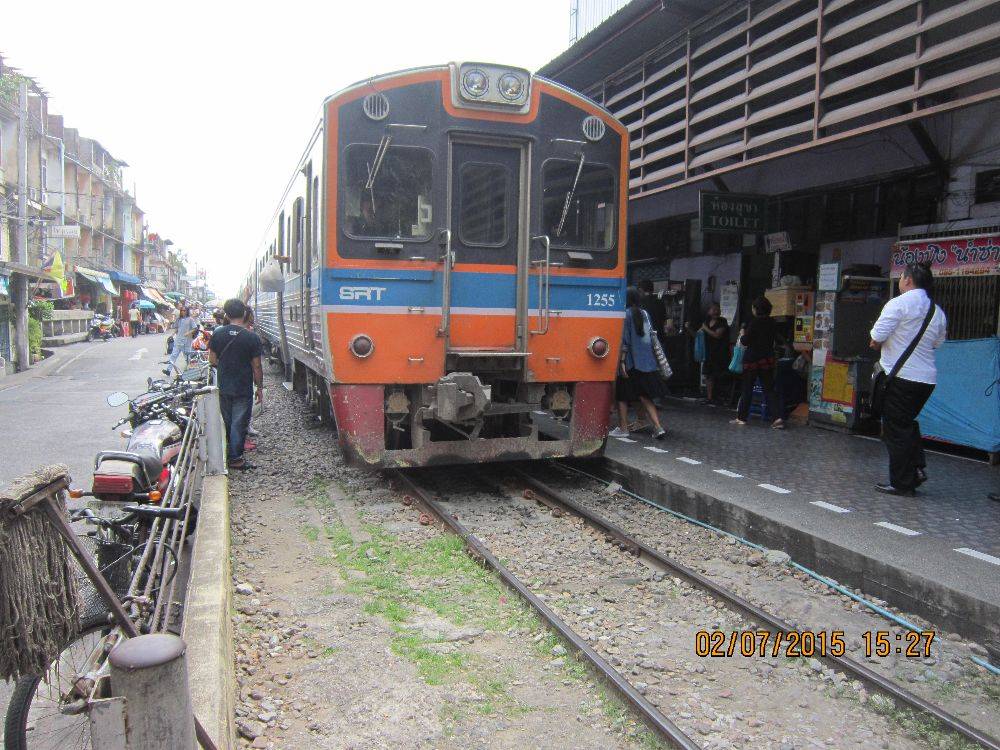 สถานีรถไฟวงเวียนใหญ่ ต้นทางทางรถไฟสายมหาชัย