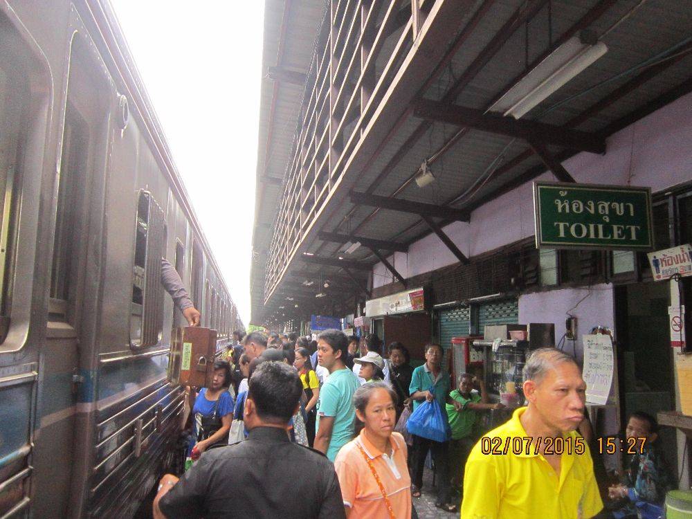 สถานีรถไฟวงเวียนใหญ่ ต้นทางทางรถไฟสายมหาชัย