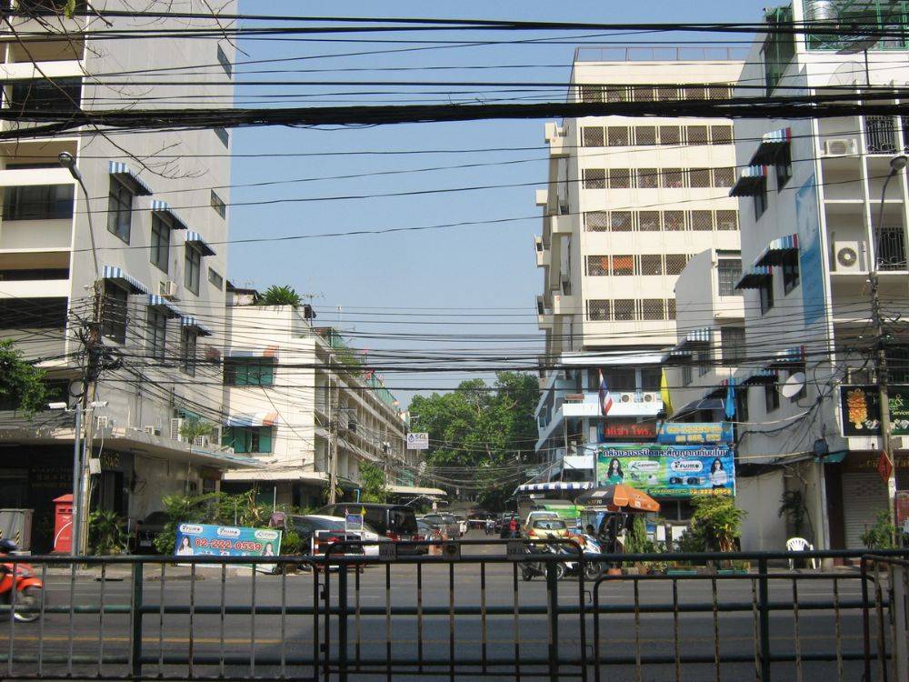ใกล้บ้านหม้อ