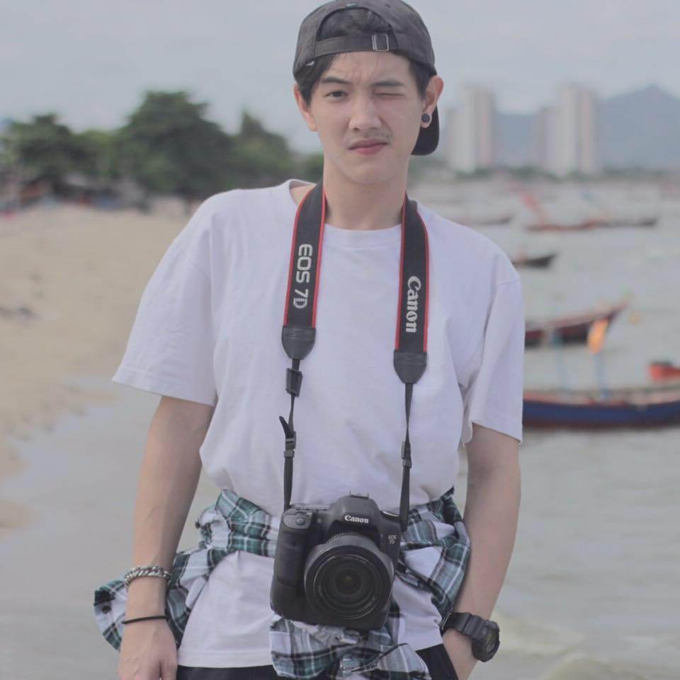 น้องบาย พระเอกตรงกลางระหว่างรัก