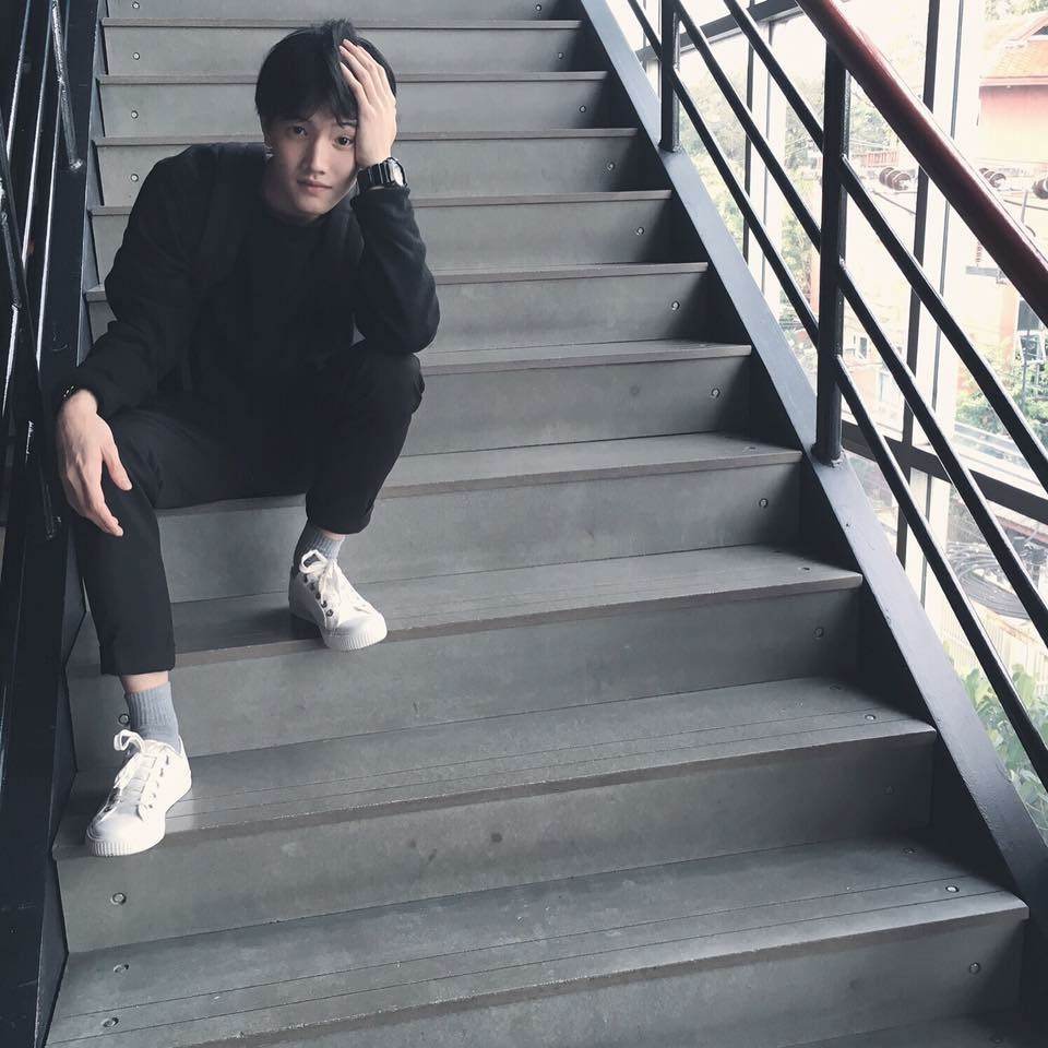 น้องบาย พระเอกตรงกลางระหว่างรัก