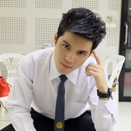เด็กเสิร์ฟ h2m บางแสน