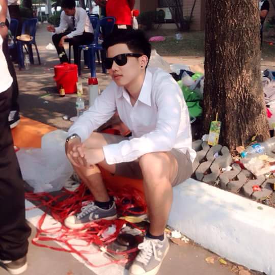 เด็กเสิร์ฟ h2m บางแสน