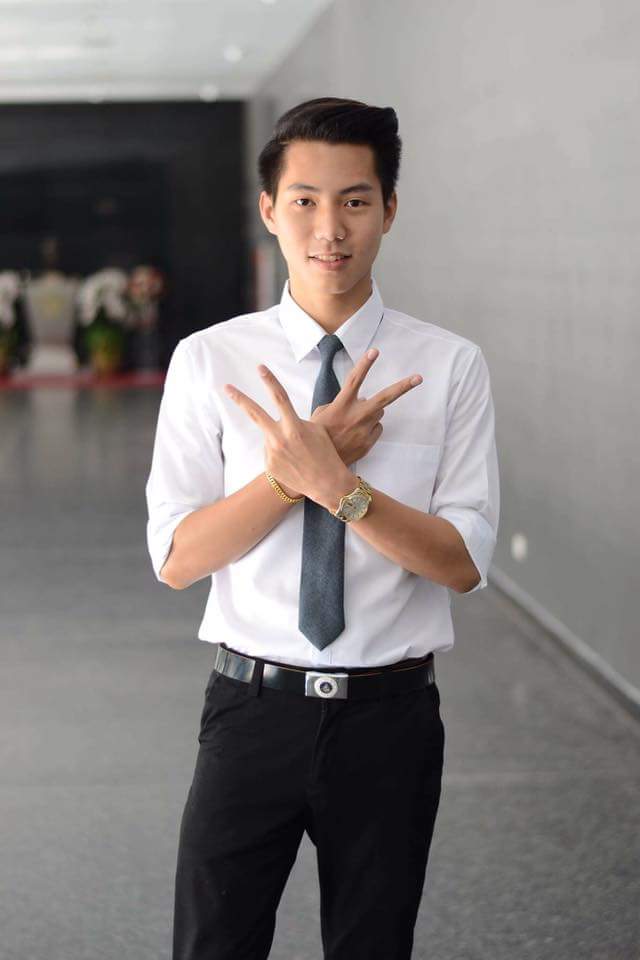 เด็กเสิร์ฟ h2m บางแสน