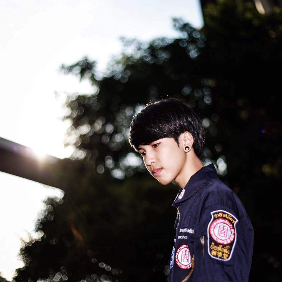 เด็กเสิร์ฟ h2m บางแสน