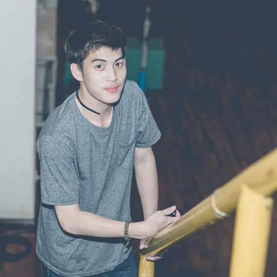 เด็กเสิร์ฟ h2m บางแสน