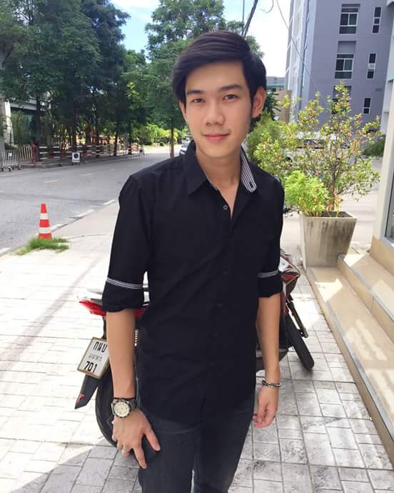 เด็กเสิร์ฟ h2m บางแสน
