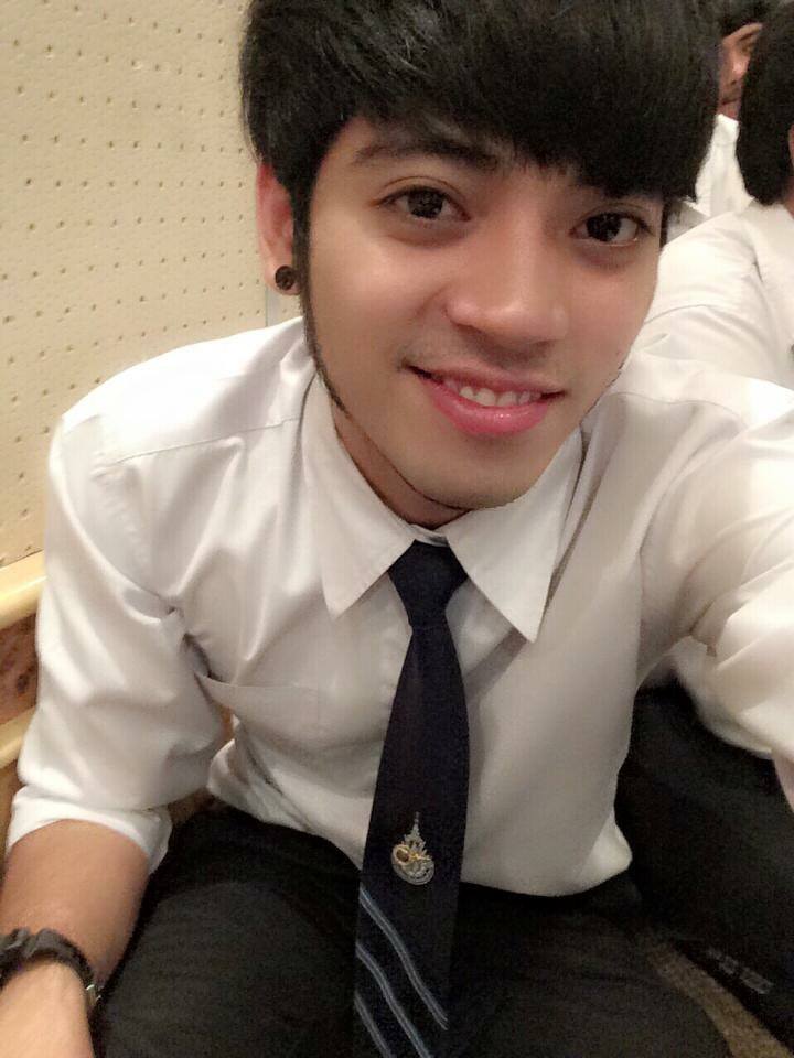 เด็กเสิร์ฟ h2m บางแสน
