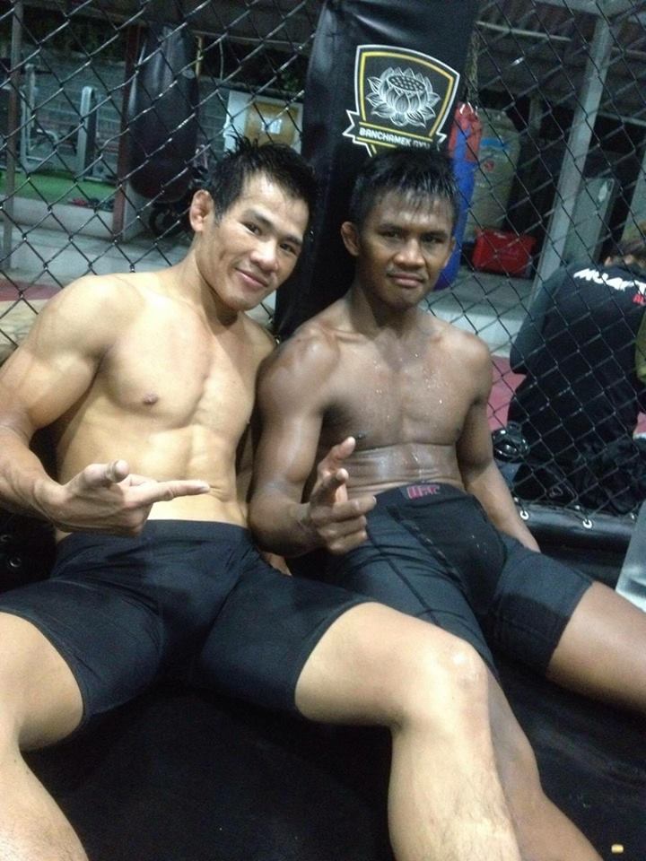 เลีย.