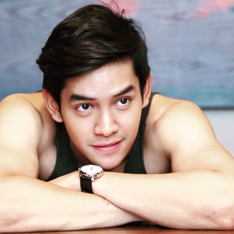 เลีย.