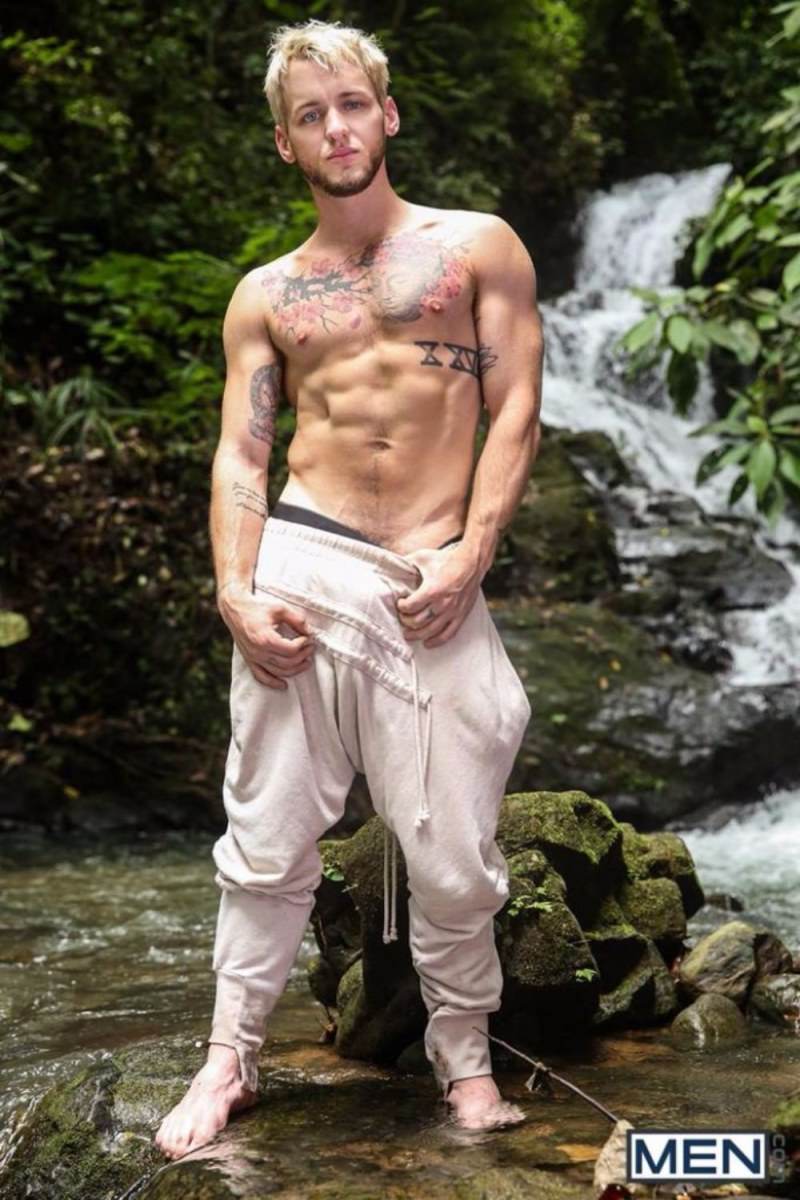 จัดว่าเด็ด Tarzan A Gay XXX Parody เข้าป่าไปเสียว