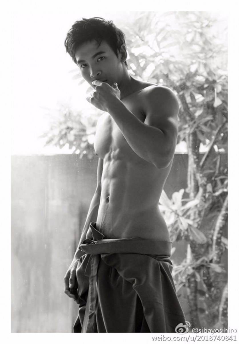 คลั่งผช.ถอด02