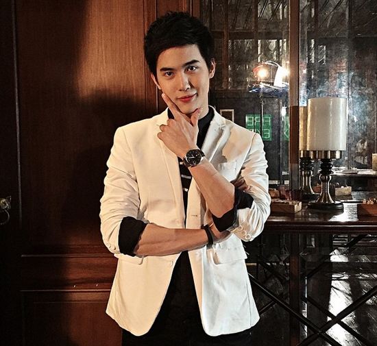 ดีเจหนุ่มรูปหล่อขวัญใจสาวไทย