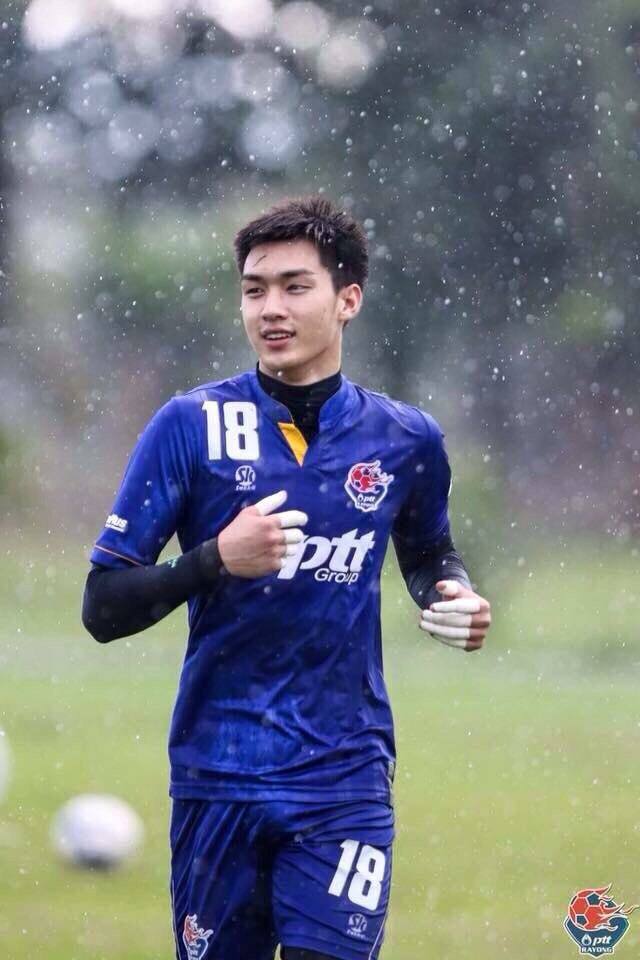 นักบอล "เป้าตุง"