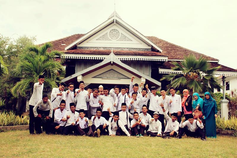 โรงเรียนรุ่งโรจน์วิทยา