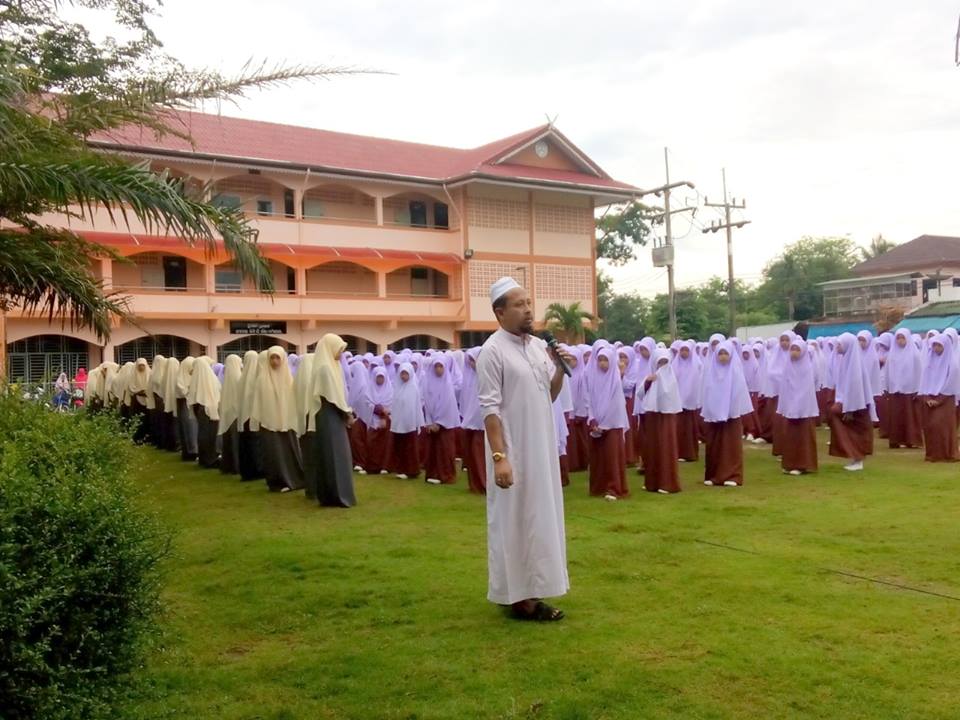 โรงเรียนรุ่งโรจน์วิทยา