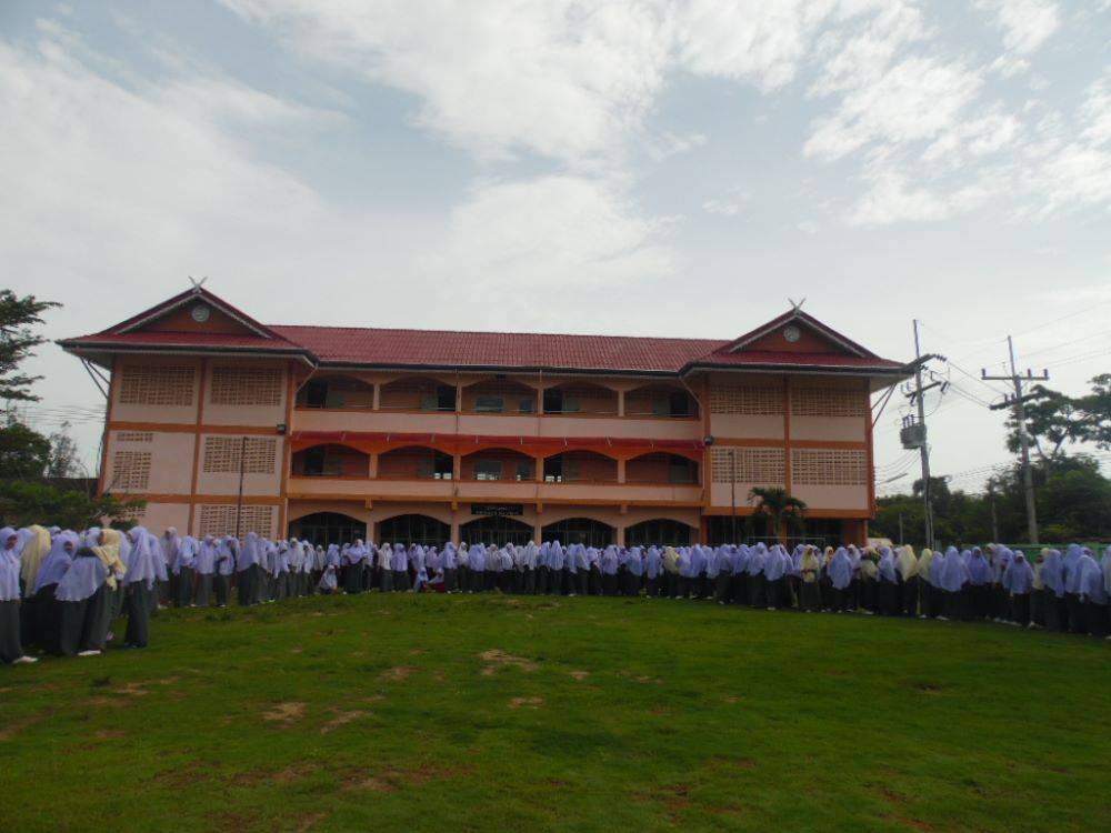โรงเรียนรุ่งโรจน์วิทยา