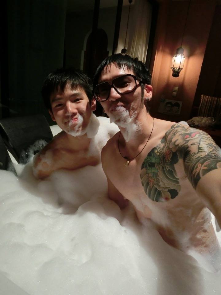 หวานชื่นรื่นรม  ฟินไปกับเขาและเขา 1,222