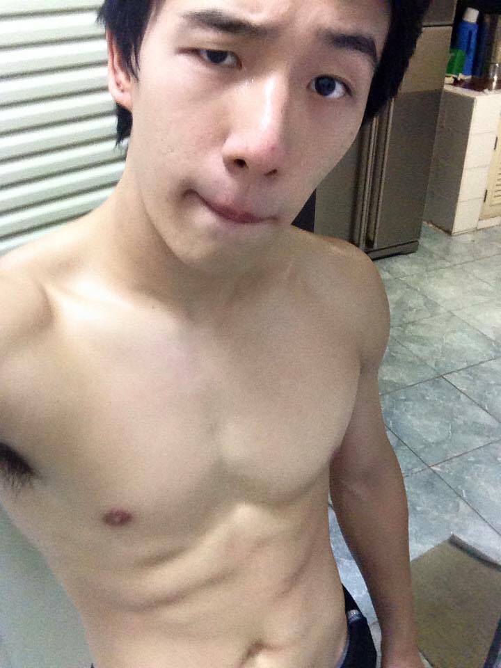 ผู้ชายที่หล่อมีความดึงดูด 1,223