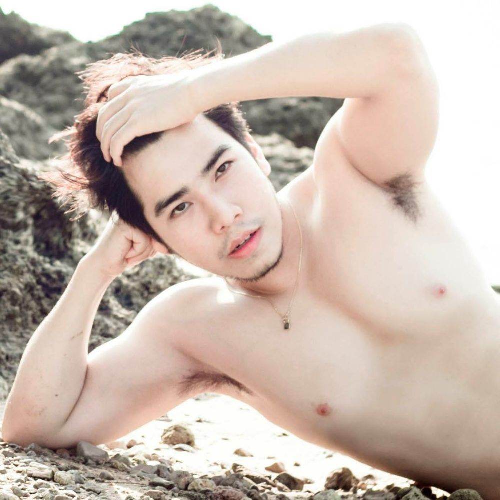 ผู้ชายที่หล่อมีความดึงดูด 1,223