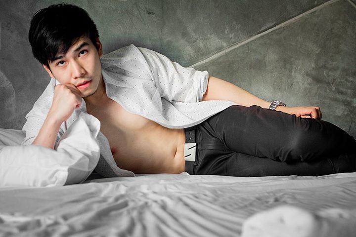 ผู้ชายที่หล่อมีความดึงดูด 1,223