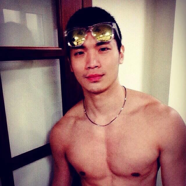 ผู้ชายที่หล่อมีความดึงดูด 1,223