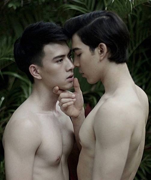 ผู้ชายที่หล่อมีความดึงดูด 1,223