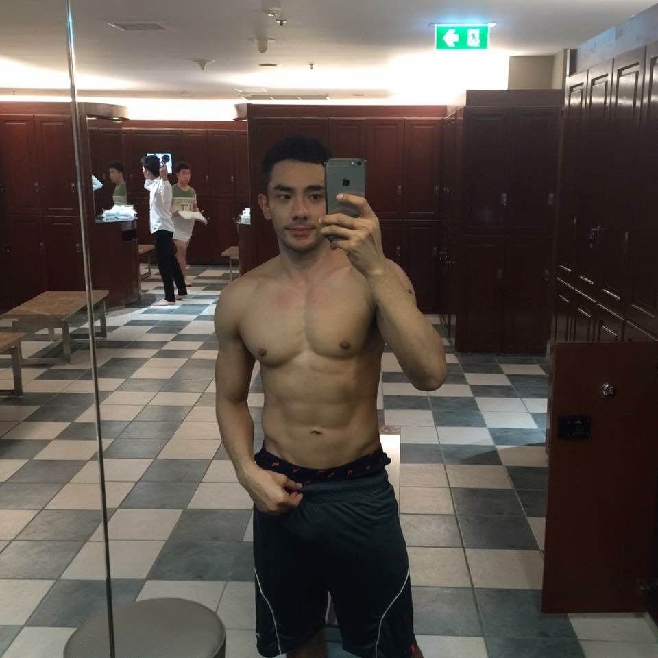 ผู้ชายที่หล่อมีความดึงดูด 1,228
