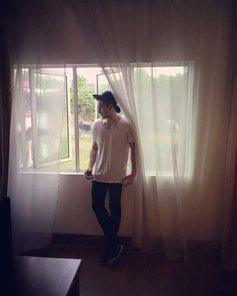 ผู้ชายที่หล่อมีความดึงดูด 1,228
