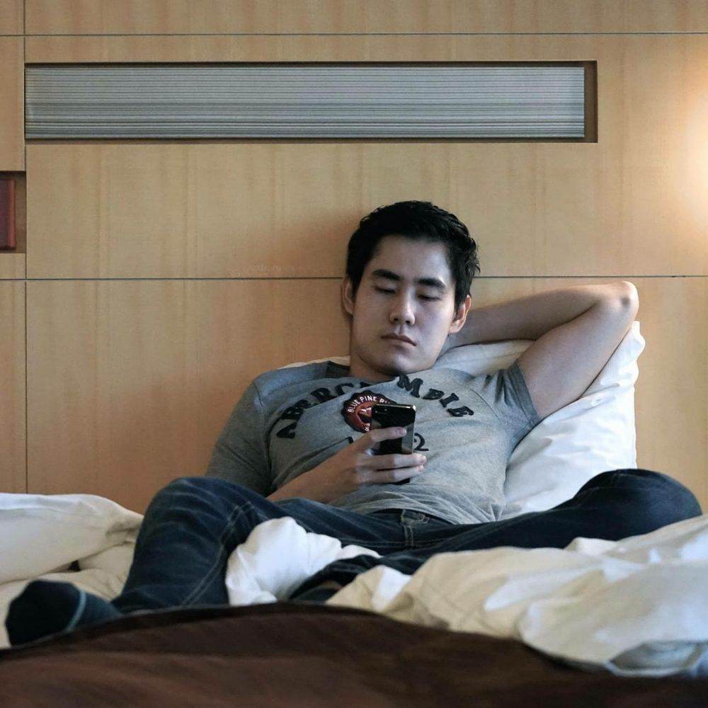 ผู้ชายที่หล่อมีความดึงดูด 1,228