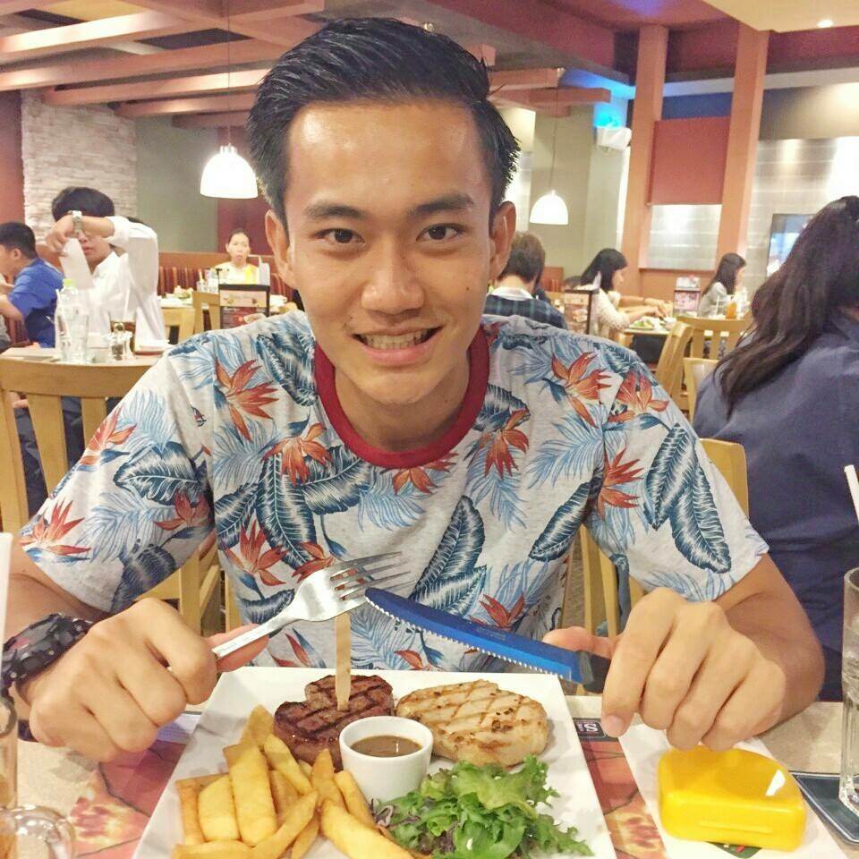 ผู้ชายที่หล่อมีความดึงดูด 1,228