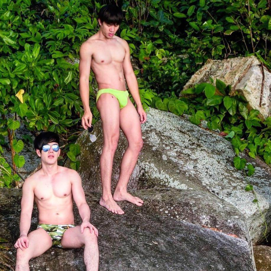 ผู้ชายที่หล่อมีความดึงดูด 1,228