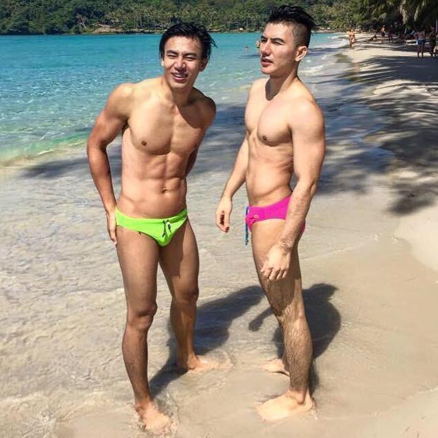 ผู้ชายที่หล่อมีความดึงดูด 1,228